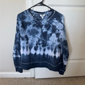 Tie-Dye Sweatshirt in Blue and White